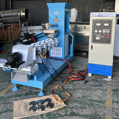 Automatic 600-700 Kg Fish Feed Pellet Making Machine / DGP120 Pet Dog Cat Food Pellet Extruder